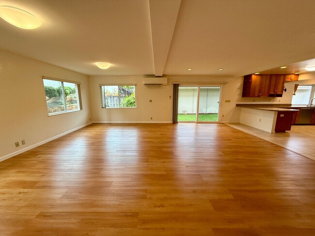 Building Photo - Spacious 4-Bedroom Home in Waipio Gentry –...