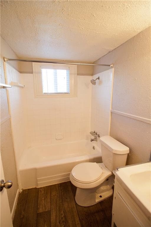 Building Photo - 2506 Manor Cir