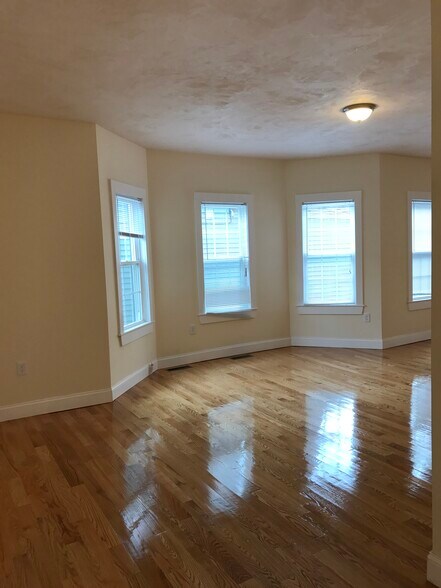 Building Photo - 14-16 Phillips Street