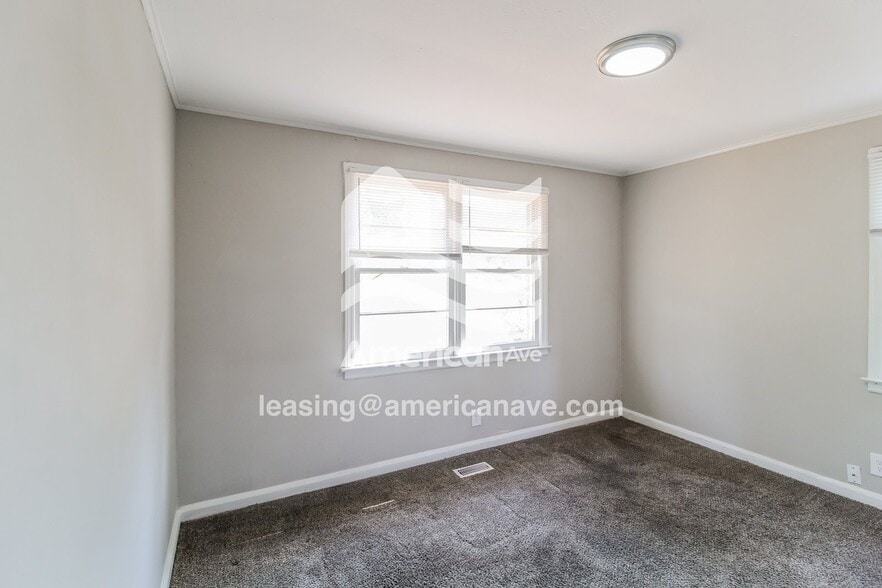 Building Photo - 1949 Manson Rd