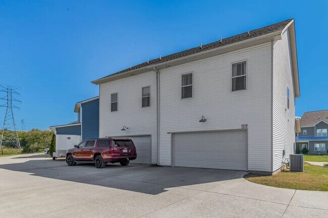 Building Photo - 3639 Hydes Ferry Rd