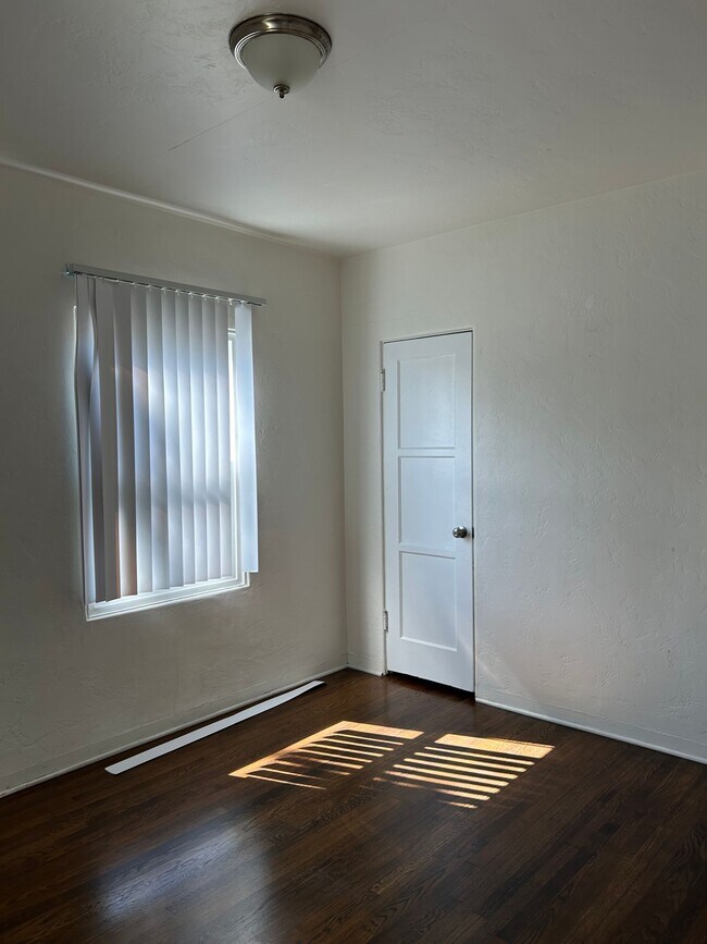 Building Photo - North Park 2/2+ Bonus room, garage and rea...