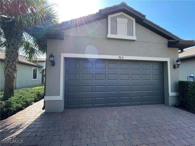 Building Photo - 7631 Jacaranda Ln