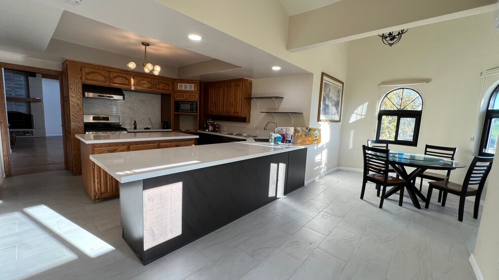 Building Photo - 2911 Hawk Rd