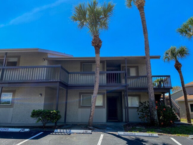 Building Photo - 2 Bedroom, 2 bathroom condo For Rent in Town N Country!