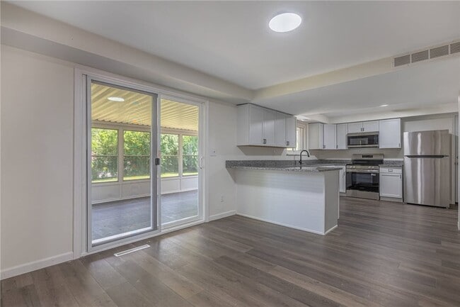 Building Photo - 6221 Longford Rd