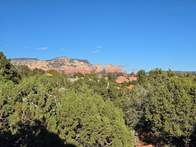 Building Photo - 2269RR-Upper Level