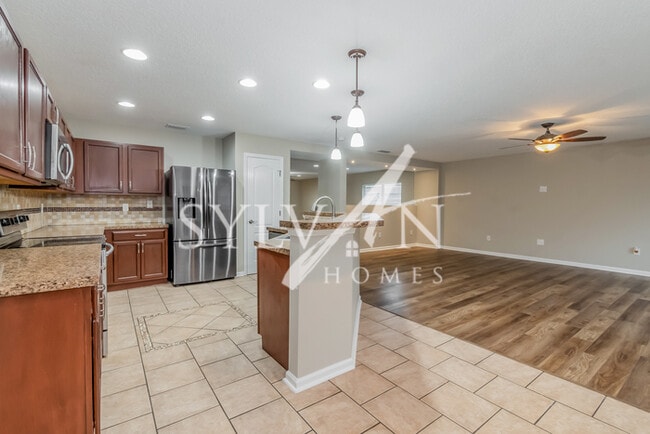 Building Photo - Lease today! No extra charge for contentme...
