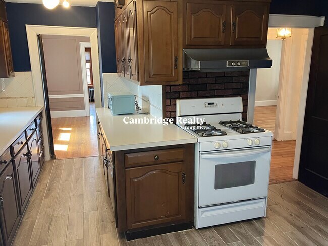 Building Photo - 93 Hillside Rd