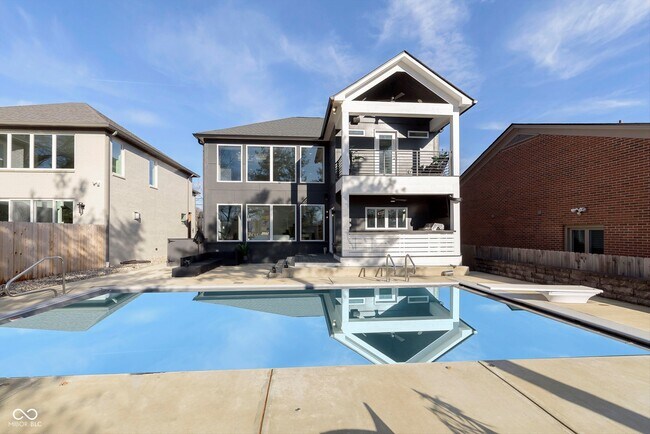 Building Photo - 429 W 86th St