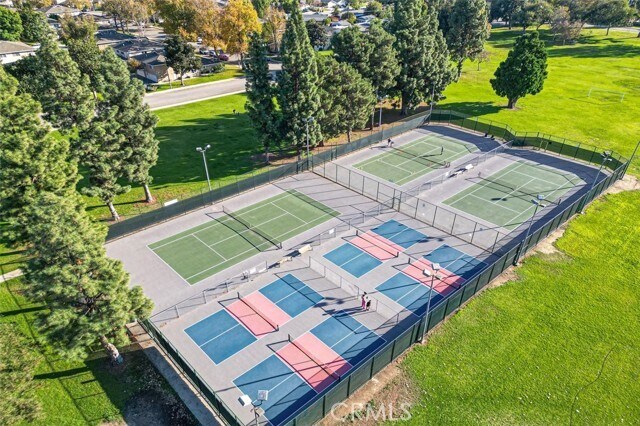 Building Photo - 3036 Knollwood Ave