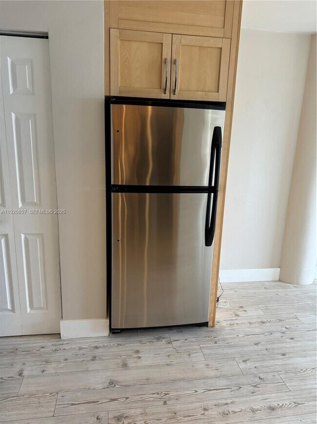 Building Photo - 7904 West Dr