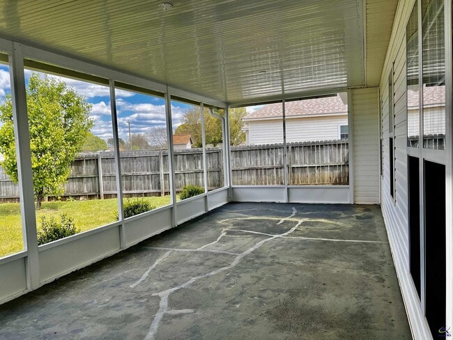 Building Photo - 201 Tyson Glen Dr
