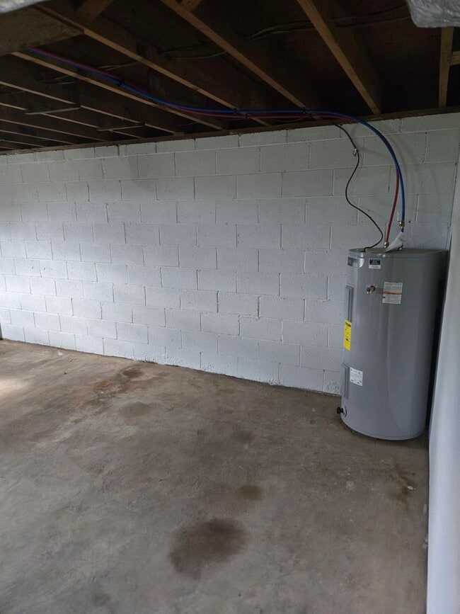 Building Photo - Charming 3-Bedroom Brick Home in Town – Newly Remodeled!