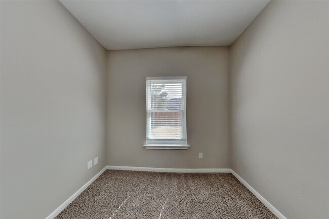 Building Photo - 13007 Bretford Ct