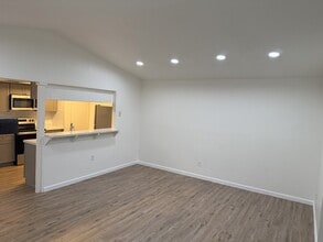 Building Photo - 1222 Tartan Ln
