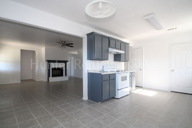 Building Photo - Exceptional!