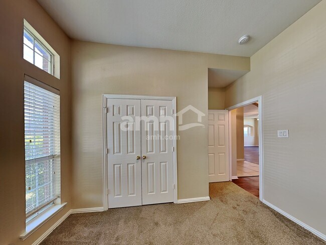 Building Photo - 3637 Caroline Ct