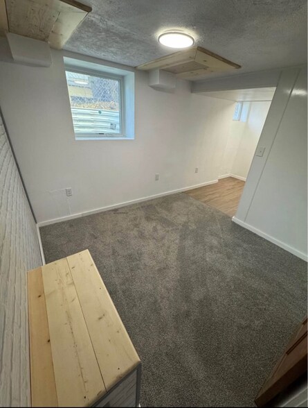 Building Photo - 705 Taylor Ave