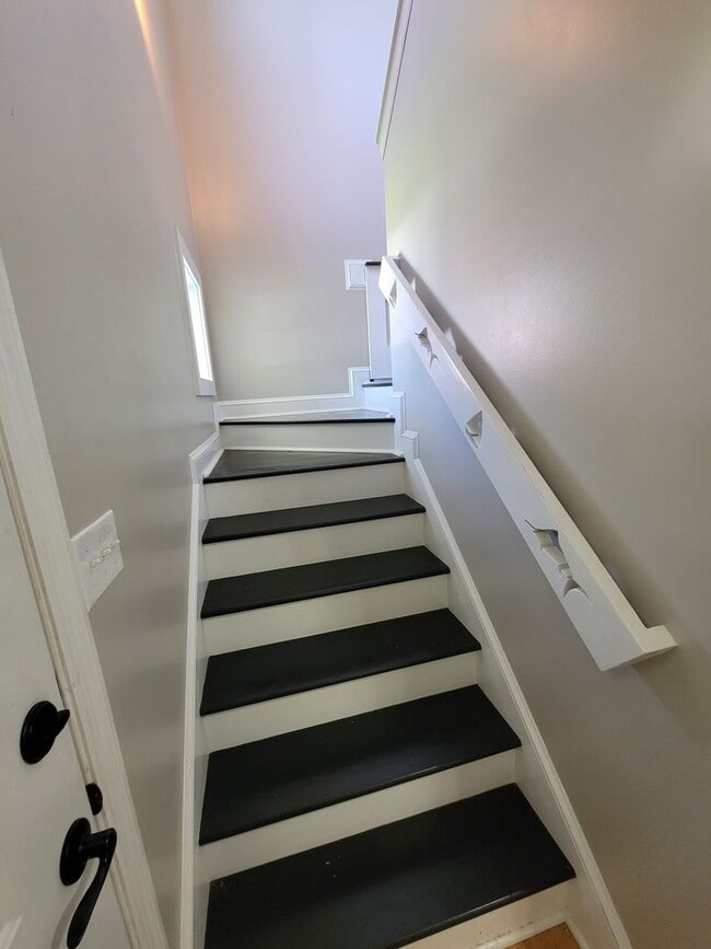 Building Photo - Gorgeous Home in Hubert!