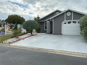 Building Photo - 2010 S Plainfield Dr