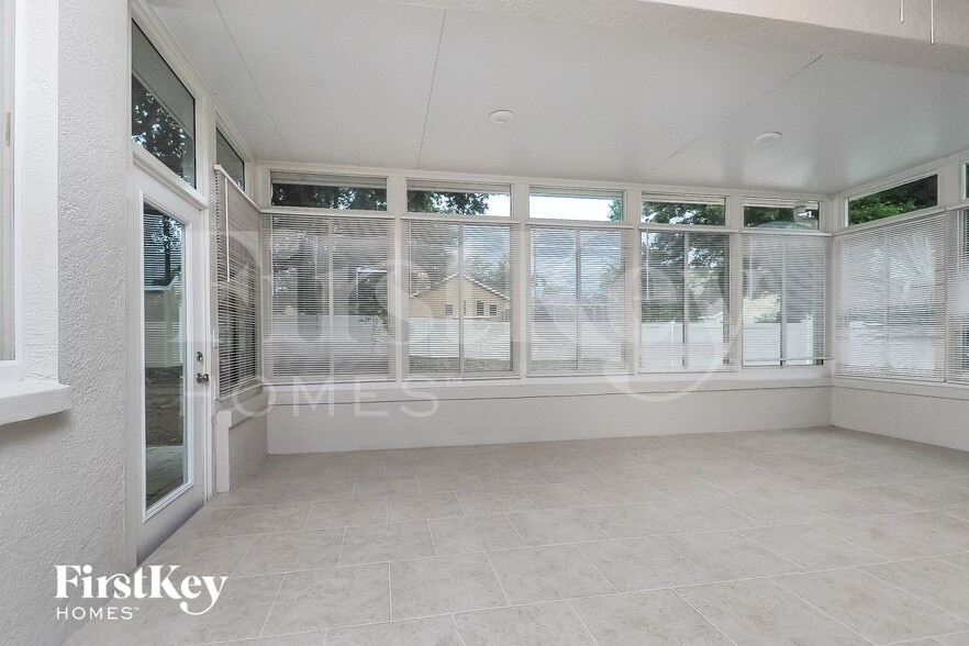 Building Photo - 1102 Lumsden Trace Cir