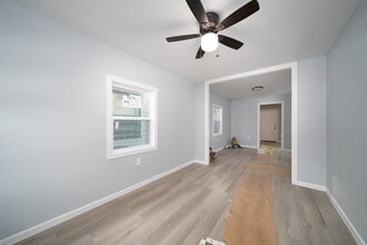 Building Photo - 3120 Stonewall St