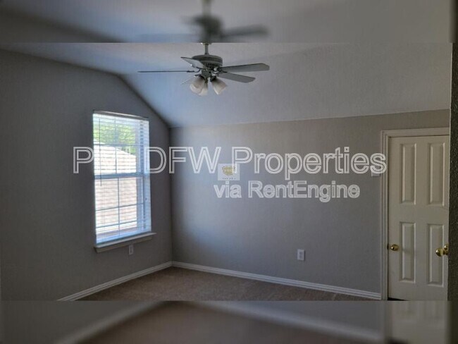 Building Photo - 2400 Spillway Cir