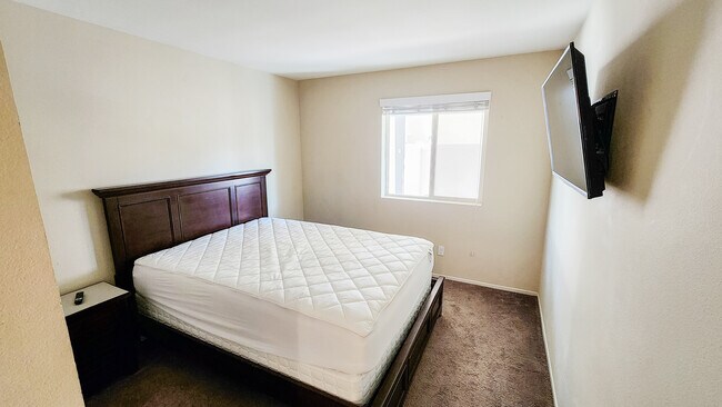 Building Photo - 34213 Parkside Dr