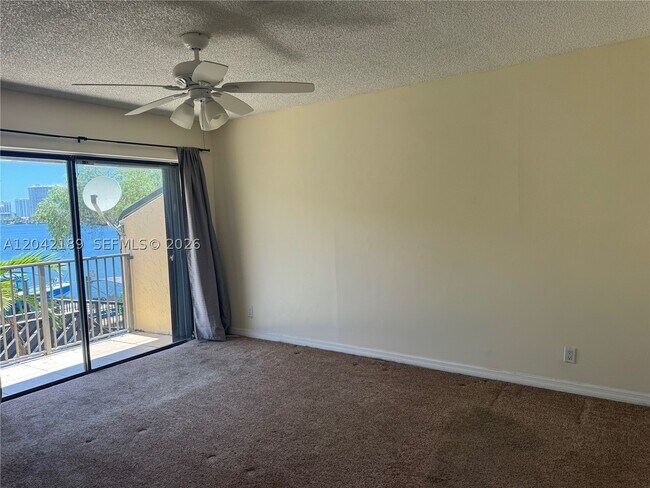 Building Photo - 2795 NE 164th St