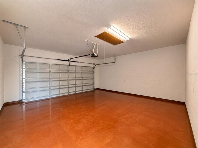 Building Photo - 10253 Love Story St