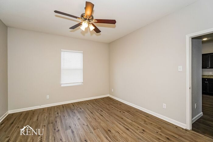 Building Photo - 6202 Old Bridge Way