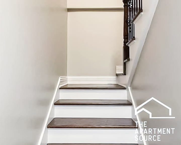 Building Photo - 2732 N Wilton Ave