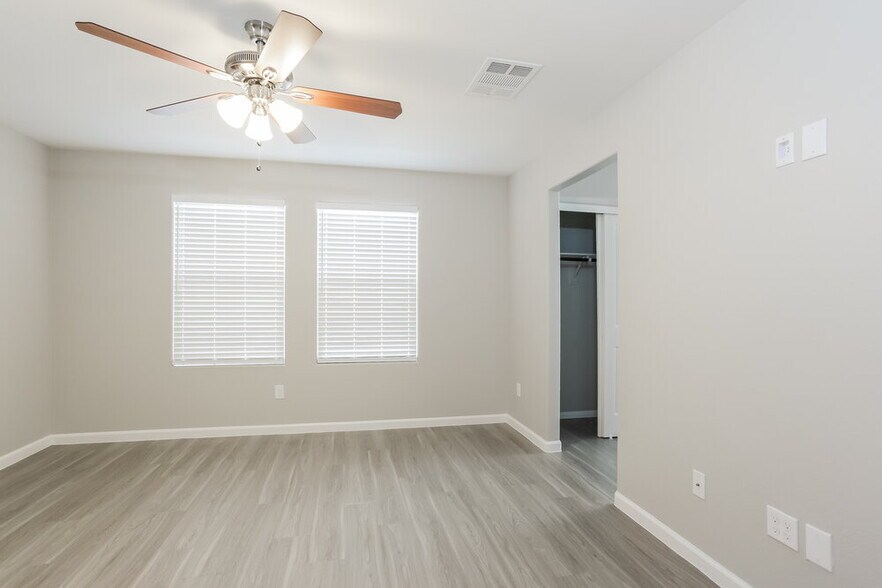 Building Photo - 10152 Ruggles Mansion Ave