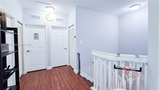 Building Photo - 5109 SW 141st Ave