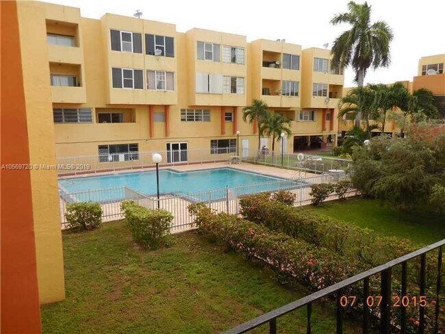 Building Photo - 1555 W 44th Pl