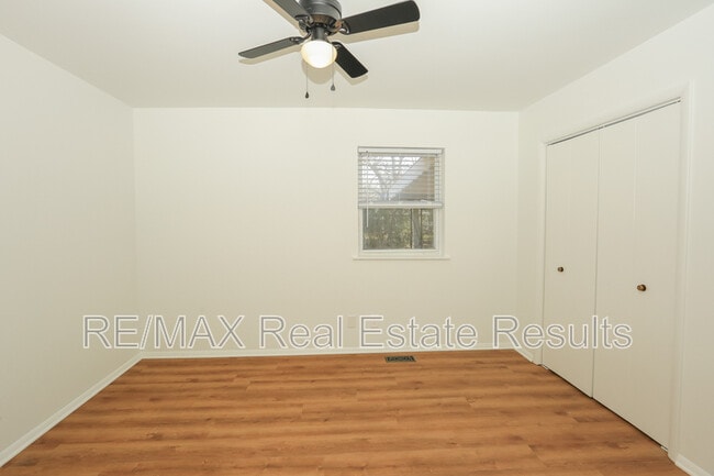 Building Photo - 2842 N Loxley Ave