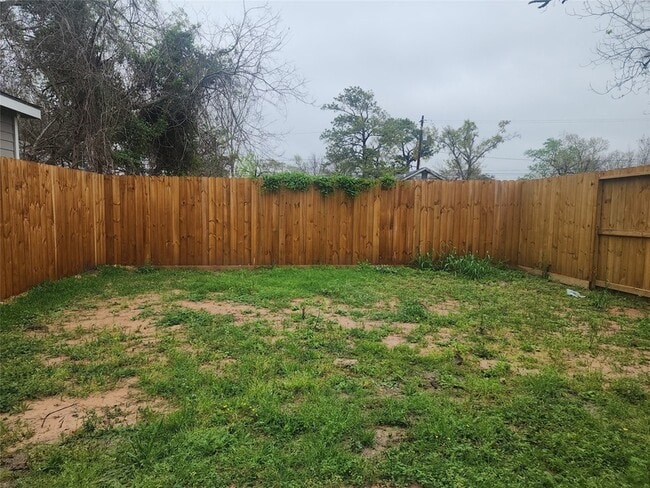 Building Photo - 6719 Roanoke St