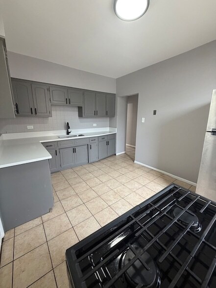 Building Photo - 10401 S Ewing Ave