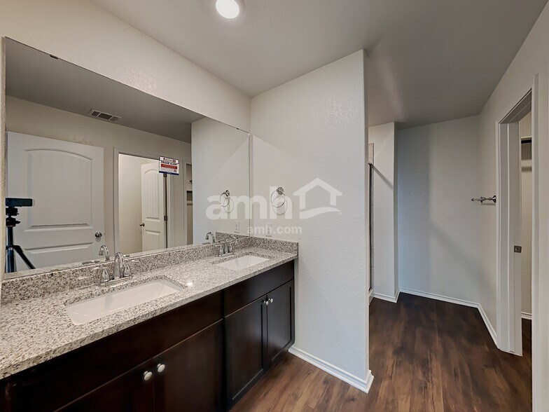 Building Photo - 11814 Mulberry Creek