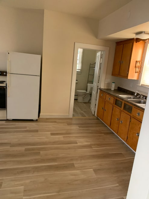 Building Photo - 352 Madison St