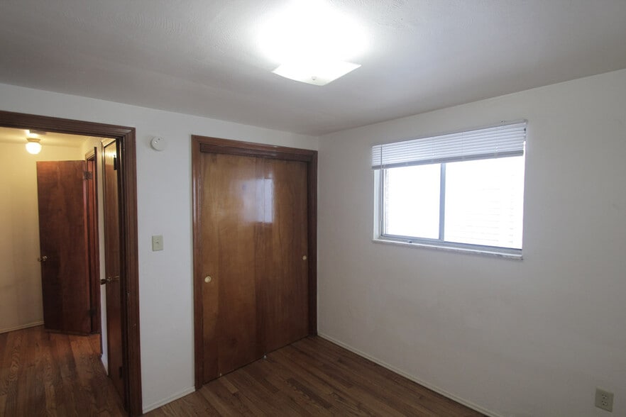 Building Photo - 408 South Ave