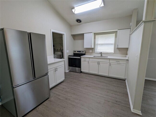 Building Photo - 2201 24th Ave W