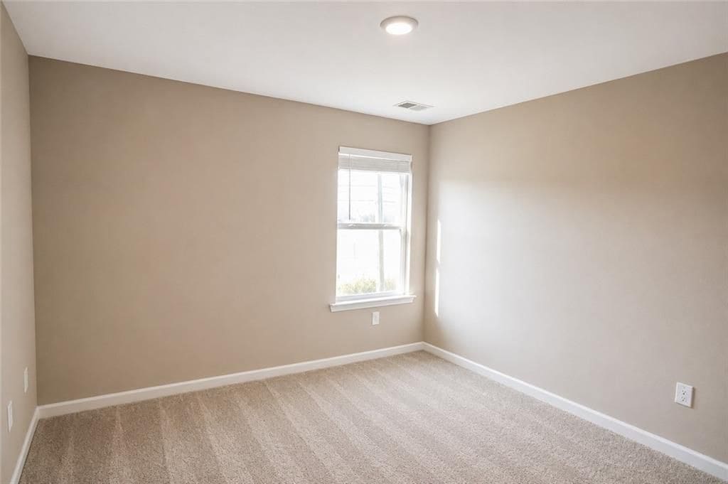 Building Photo - 100 Squarewood Ln NW