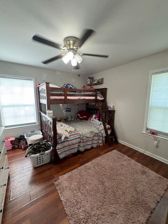 Building Photo - Country living on the outskirts of Nashville with 4 large beds, 2 baths, a bonus room and over an...