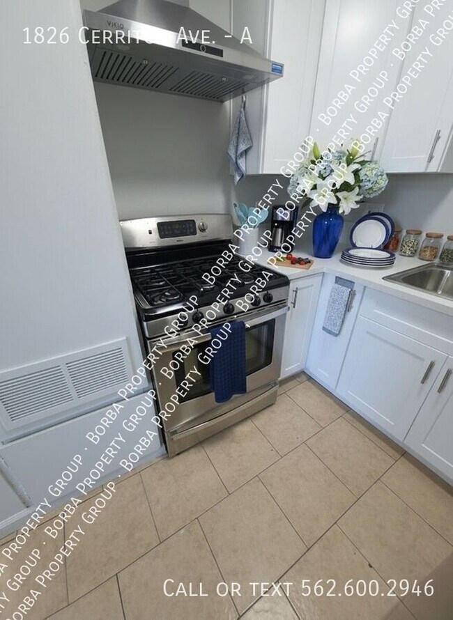 Building Photo - 1826 Cerritos Ave