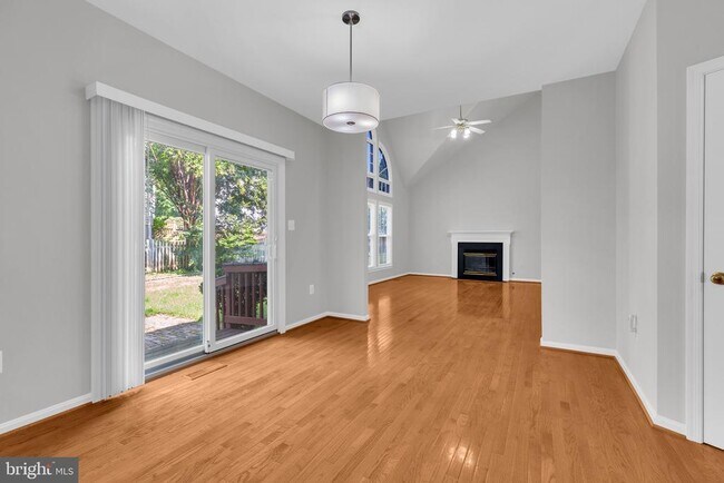 Building Photo - 13072 Autumn Willow Dr