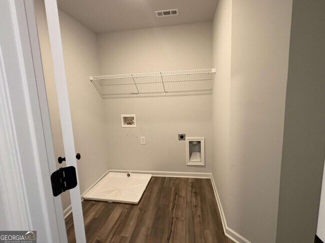 Building Photo - 304 Sterling Creek Wy