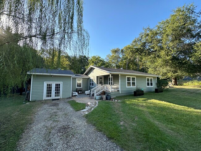 Building Photo - 849 N Third St