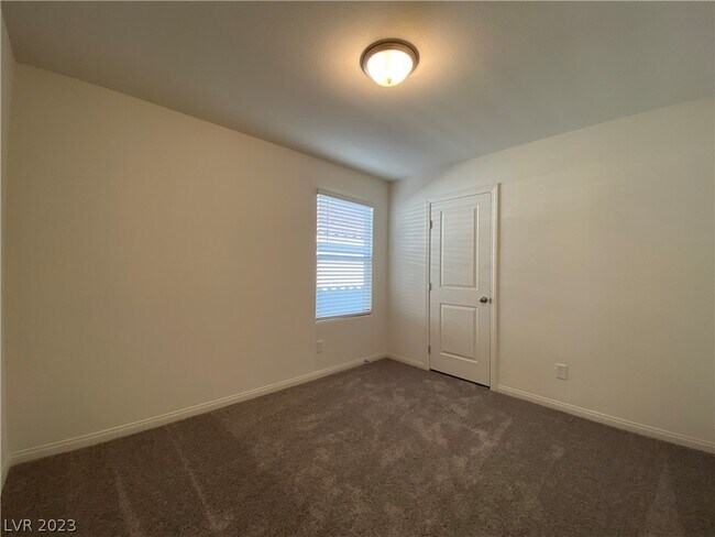 Building Photo - 5746 Prima St